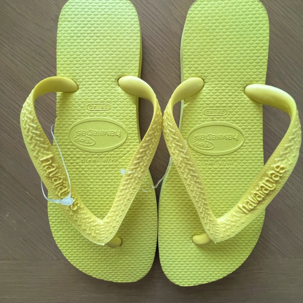 NWT Havaianas Top Flip flops Yellow 39-40
